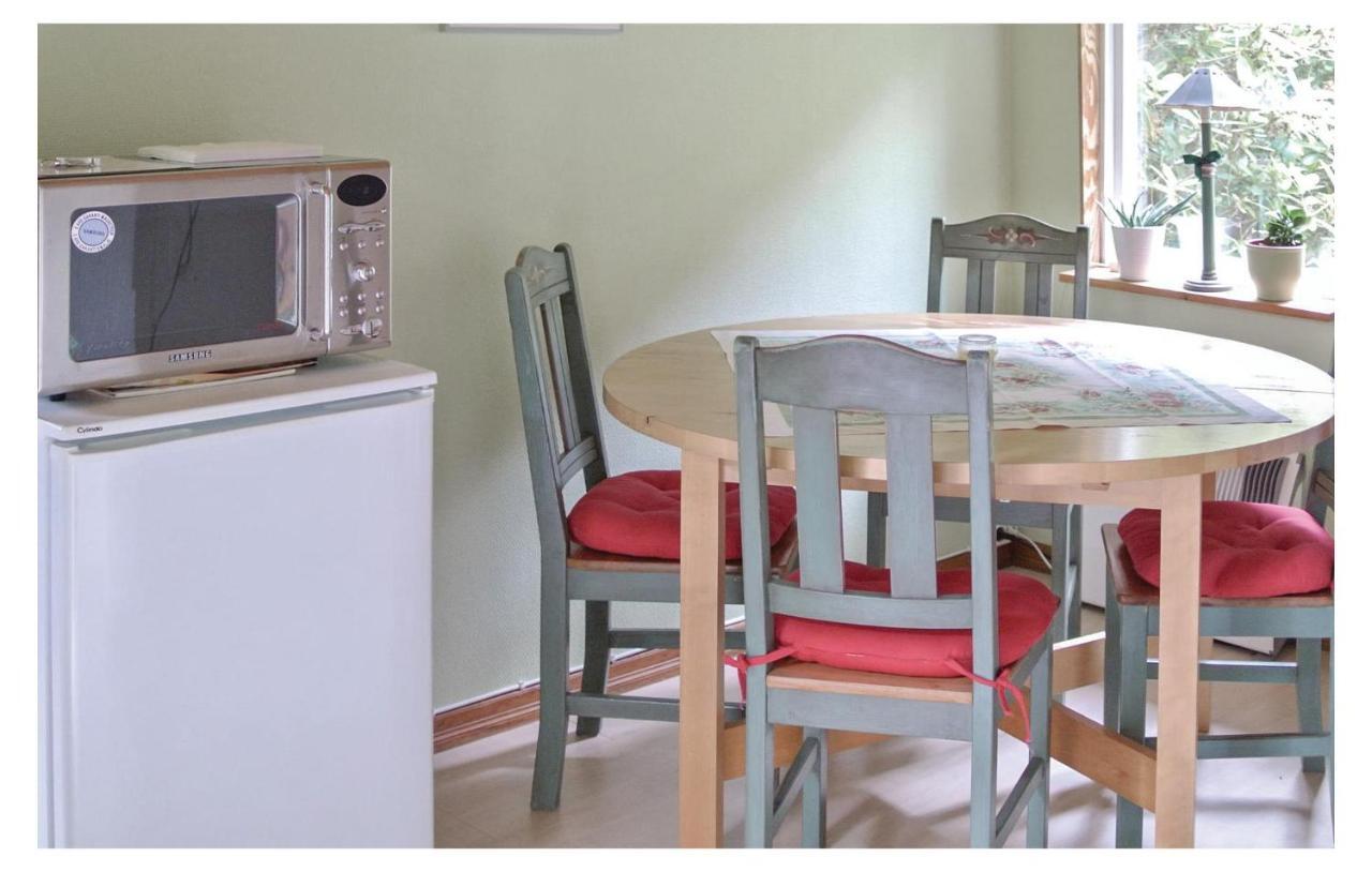 1 Bedroom Beautiful Home In トメリラ エクステリア 写真